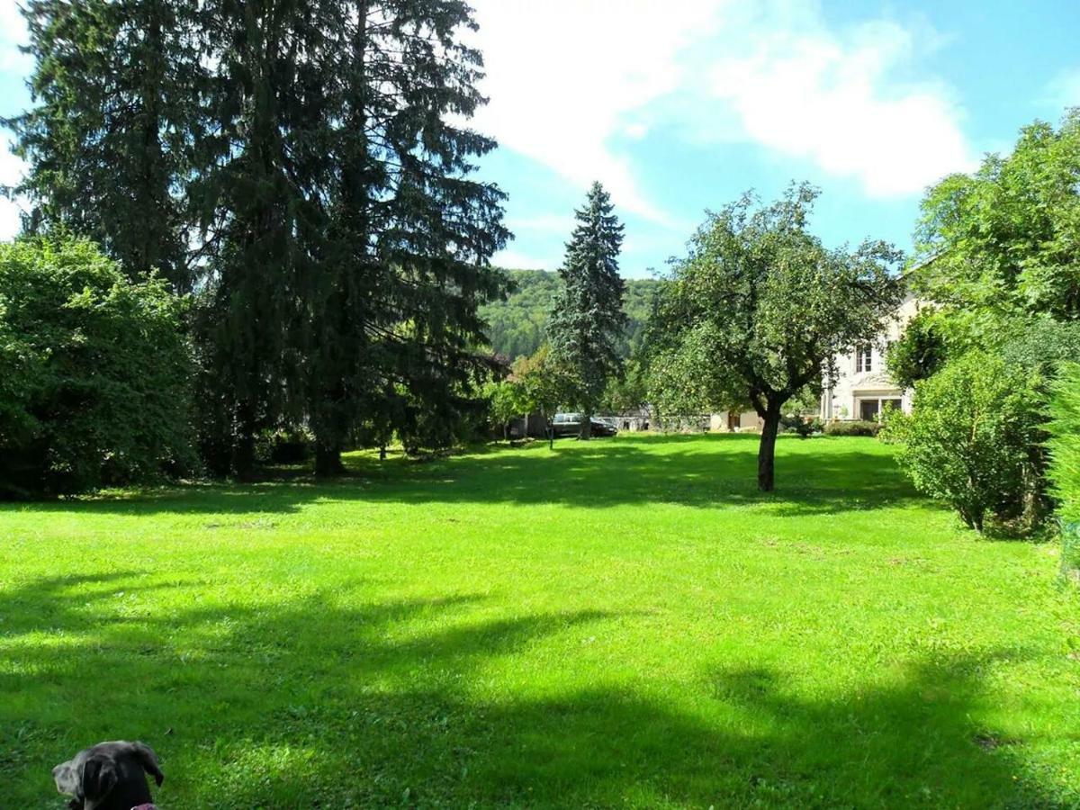 Hotel A La Grenouille Du Jura Bellignat Exterior foto